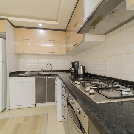 Charming Flat W Balcony Garden Pool In 안탈리아