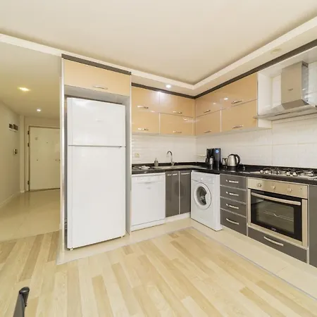 Charming Flat W Balcony Garden Pool In *
