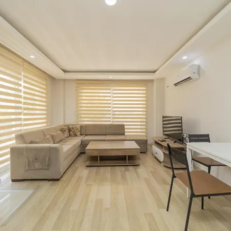 公寓 Charming Flat W Balcony Garden Pool In *